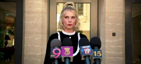 Politička Netflix Original Season 1 Lucy Boynton