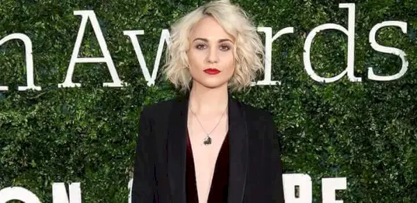 Tuppence Middleton Zmysł 8