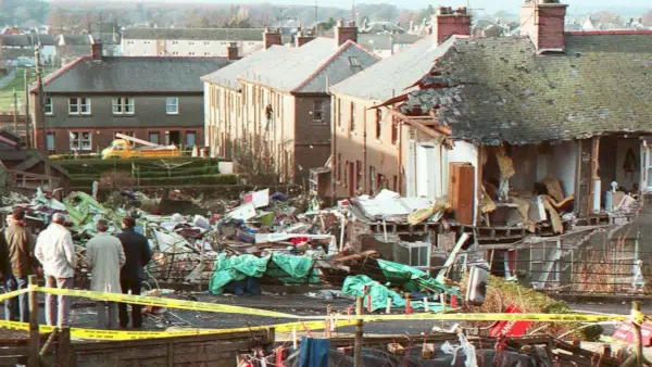 Debris Crash Aftermath Lockerbie Netflix Bbc Co-produksjon