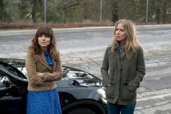 Dead To Me Season 1 Netflix Set Photos Linda Cardelinni Christina Applegate