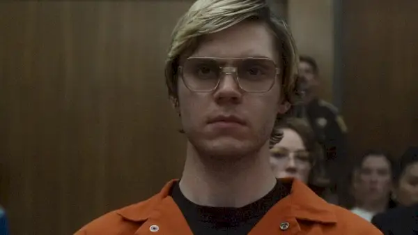 Evan Peters kot Jeffrey Dahmer Netflix