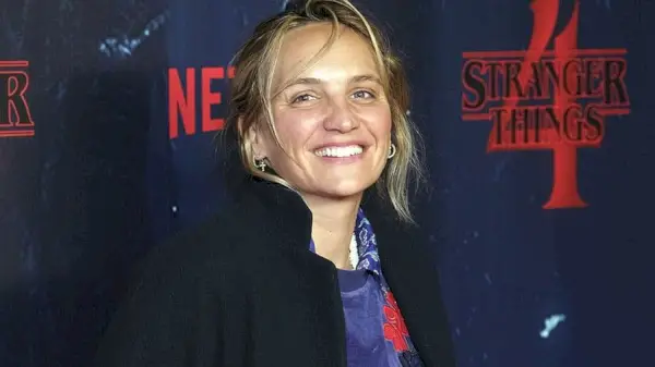 Noemie Saglio Güzel Kızlar Netflix