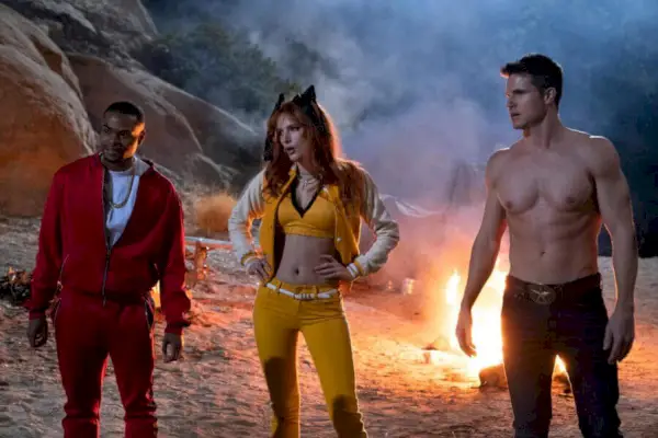 Robbie Amell Bella Thorne a The Babysitter 2 Netflix szereplésében