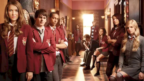 House Of Anubis が Netflix に新登場 Nickelodeon.webp