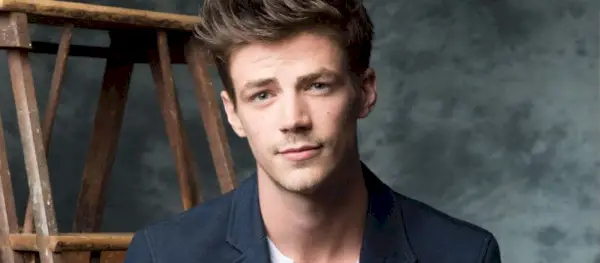 Zachránil Ruby Grant Gustin