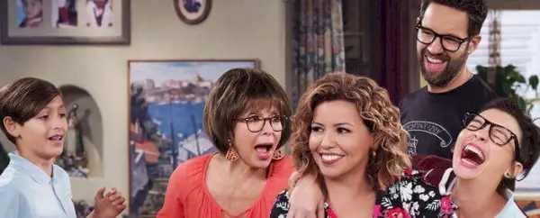 Топ 10 ситкоми на Netflix One Day at A Time