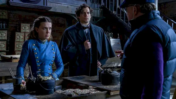 Millie Bobby Brown nel ruolo di Enola Holmes Henry Cavill nel ruolo di Sherlock Harry Bradbeer.webp