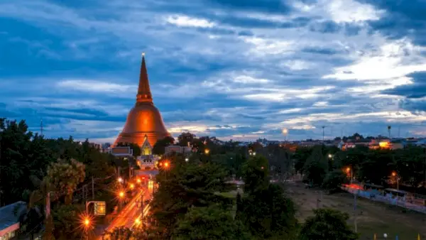 Ekstrakcija sa Schrisom Hemsworthom u glavnoj ulozi dolazi na Netflix u travnju 2020. Phra Pathom Chedi