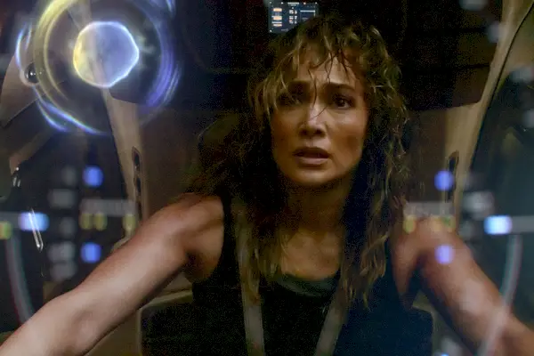 Měli byste se dívat na „Atlas“? Recenze druhého Netflix filmu Jennifer Lopez