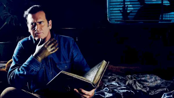 Kada „Ash vs. Evil Dead“ 1–3 sezonai paliks „Netflix“?