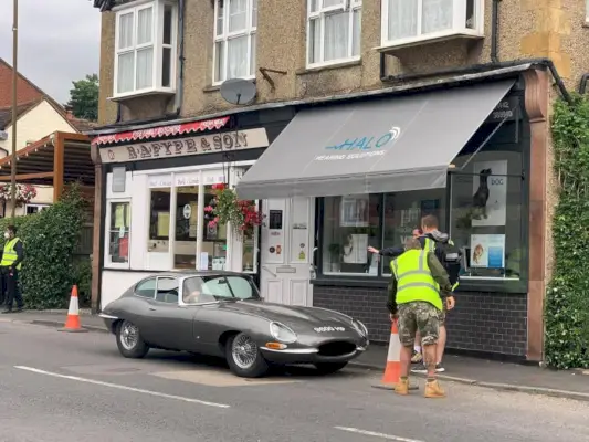 0 Rowan Atkinson Filming Man Vs Bee In Bovingdon 5