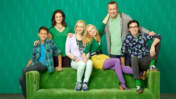 ‘Liv in Maddie’ naj bi zapustila Netflix aprila 2021