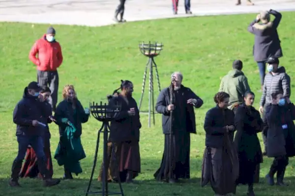 Filmando la segunda temporada de The Witcher en Fountains Abbey