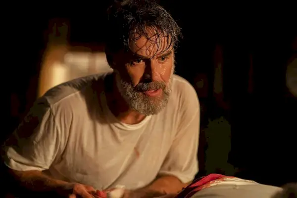 Murray Bartlett als Frank in Folge 3 von