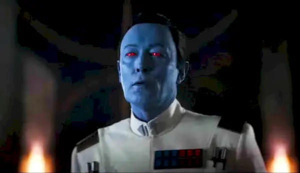 Larss Mikelsens kā lieladmirālis Thrawn filmā Ahsoka