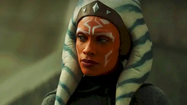 Wie alt ist Ahsoka während „Clone Wars“?