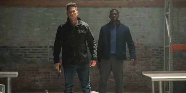 Jon Bernthal als Frank Castle en Jason R. Moore als Curtis Hoyle in seizoen 2 van The Punisher