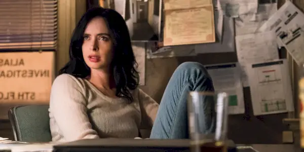 Krysten Ritter som Jessica Jones i Jessica Jones säsong 2