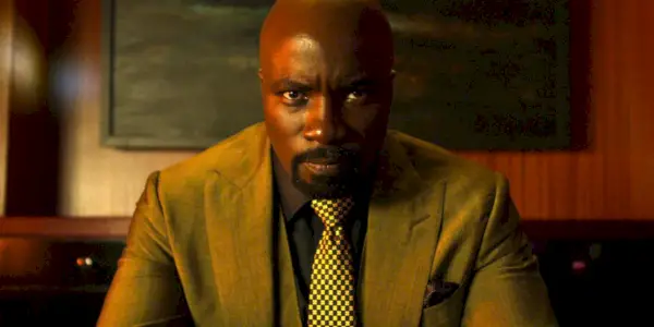 Mike Colter som Luke Cage i Luke Cage sesong 2