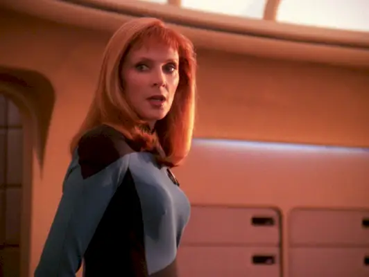 Den urovekkende grunnen til at Beverly Crusher forsvant fra 'Star Trek' - og den triumferende historien om hennes retur