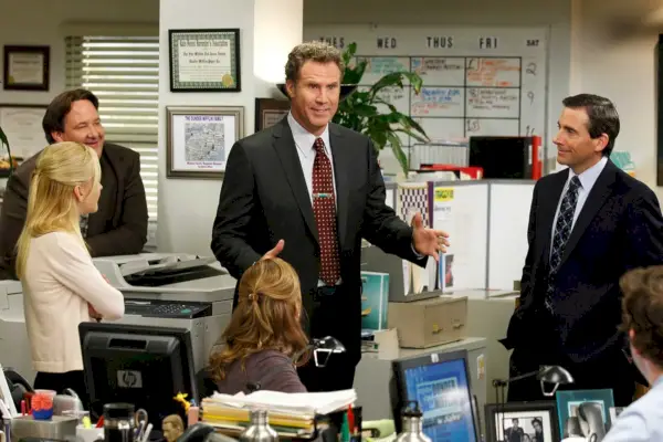 Deangelo(Will Ferrell)가 The Office 직원과 처음으로 대화합니다.