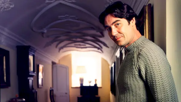 Nathaniel Parker kot Thomas Lynley v filmu The Inspector Lynely Mysteries