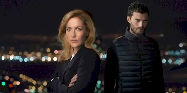 Gillian Anderson ca DSU Stella Gibson și Jamie Dornan ca Paul Spector în The Fall