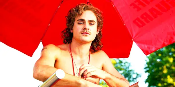 Dacre Montgomery jako Billy Hargrove ve filmu Stranger Things