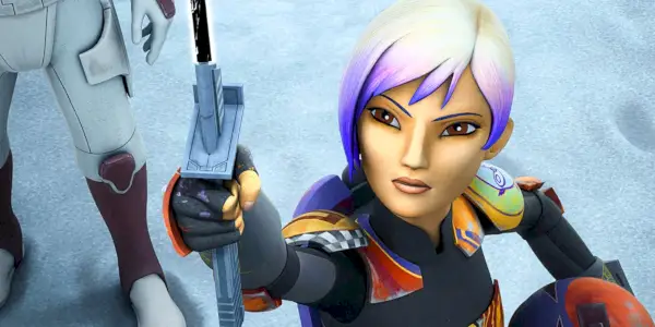 Tiya Sircar als Sabine Wren met de Darksaber in Star Wars Rebels